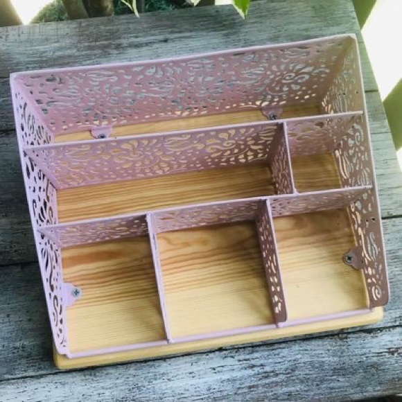 Pink Metal Desk Organizer For Office Stationery Desk Letter & Sticky Holder - Picture 5 of 7